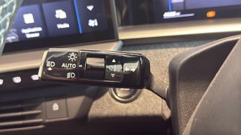 Vauxhall Grandland 1.2 Ultimate SUV 5dr Petrol Hybrid e-DCT Euro 6 (s/s) (136 ps)
