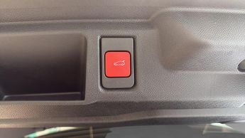 Vauxhall Grandland 1.2 Ultimate SUV 5dr Petrol Hybrid e-DCT Euro 6 (s/s) (136 ps)