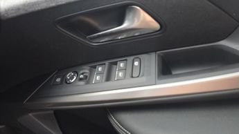Peugeot 3008 73kWh GT SUV 5dr Electric Auto (210 ps)