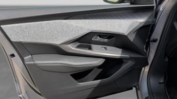Peugeot 3008 73kWh GT SUV 5dr Electric Auto (210 ps)