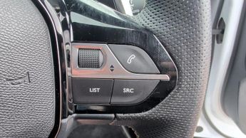 Peugeot 2008 1.2 GT SUV 5dr Petrol Hybrid e-DSC6 Euro 6 (s/s) (136 ps)