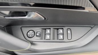 Peugeot 2008 1.2 GT SUV 5dr Petrol Hybrid e-DSC6 Euro 6 (s/s) (136 ps)
