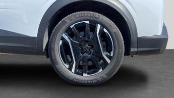 Peugeot 5008 73kWh Allure SUV 5dr Electric Auto (210 ps)