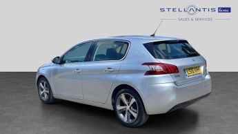 Peugeot 308 1.2 PureTech Allure Hatchback 5dr Petrol EAT Euro 6 (s/s) (130 p