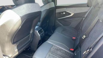 Peugeot 3008 SUV 1.2 GT SUV 5dr Petrol Hybrid e-DSC6 Euro 6 (s/s) (136 ps)