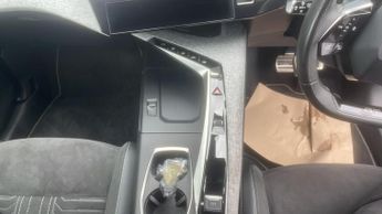 Peugeot 5008 73kWh GT SUV 5dr Electric Auto (210 ps)