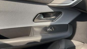 Vauxhall Grandland Electric 73kWh GS SUV 5dr Electric Auto (213 ps)