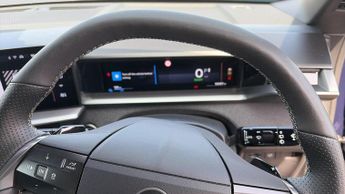 Vauxhall Grandland Electric 73kWh GS SUV 5dr Electric Auto (213 ps)