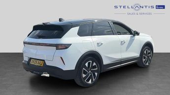 Vauxhall Grandland 1.2 Ultimate SUV 5dr Petrol Hybrid e-DCT Euro 6 (s/s) (136 ps)