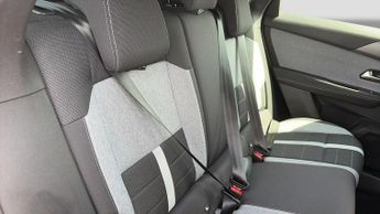 Vauxhall Grandland 1.2 Design SUV 5dr Petrol Hybrid e-DCT Euro 6 (s/s) (145 ps)