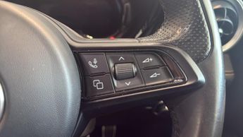 Alfa Romeo Tonale 1.5 VGT MHEV Ti SUV 5dr Petrol Hybrid DCT Euro 6 (160 ps)