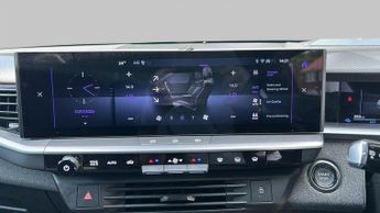 Vauxhall Grandland Electric 73kWh Ultimate SUV 5dr Electric Auto (213 ps)