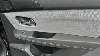 Vauxhall Grandland Electric 73kWh Ultimate SUV 5dr Electric Auto (213 ps)