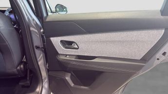 Vauxhall Grandland 1.2 Design SUV 5dr Petrol Hybrid e-DCT Euro 6 (s/s) (145 ps)