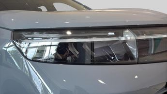 Vauxhall Grandland 1.2 Design SUV 5dr Petrol Hybrid e-DCT Euro 6 (s/s) (145 ps)