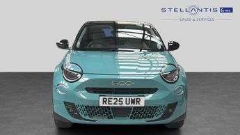 Fiat 600 1.2 MHEV La Prima SUV 5dr Petrol Hybrid e-DCT Euro 6 (s/s) (136 