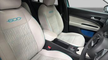 Fiat 600 1.2 MHEV La Prima SUV 5dr Petrol Hybrid e-DCT Euro 6 (s/s) (136 
