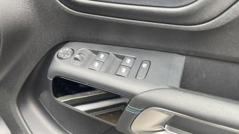 Citroen C5 Aircross 1.6 14.2kWh C-Series Edition SUV 5dr Petrol Plug-in Hybrid e-EAT