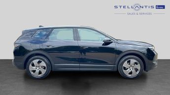 Vauxhall Grandland 1.2 Design SUV 5dr Petrol Hybrid e-DCT Euro 6 (s/s) (145 ps)