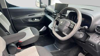 Citroen Berlingo 52kWh PLUS M MPV 5dr Electric Auto (11kW Charger) (136 ps)