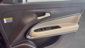 Fiat 600 1.2 MHEV La Prima SUV 5dr Petrol Hybrid e-DCT Euro 6 (s/s) (136 