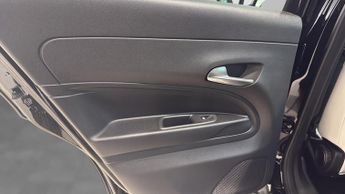 Fiat 600 1.2 MHEV La Prima SUV 5dr Petrol Hybrid e-DCT Euro 6 (s/s) (136 