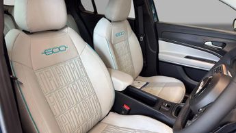 Fiat 600 1.2 MHEV La Prima SUV 5dr Petrol Hybrid e-DCT Euro 6 (s/s) (136 
