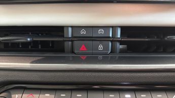 Fiat 600 1.2 MHEV La Prima SUV 5dr Petrol Hybrid e-DCT Euro 6 (s/s) (136 