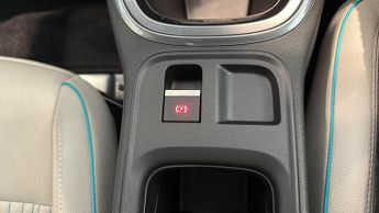 Fiat 600 1.2 MHEV La Prima SUV 5dr Petrol Hybrid e-DCT Euro 6 (s/s) (136 