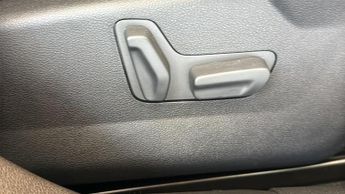 Fiat 600 1.2 MHEV La Prima SUV 5dr Petrol Hybrid e-DCT Euro 6 (s/s) (136 