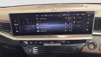 Vauxhall Grandland Electric 73kWh GS SUV 5dr Electric Auto (213 ps)