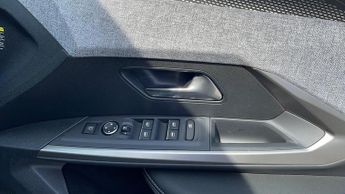 Peugeot 5008 73kWh GT SUV 5dr Electric Auto (210 ps)