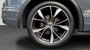 Volkswagen Tiguan 1.5 TSI R-Line SUV 5dr Petrol DSG Euro 6 (s/s) (150 ps)