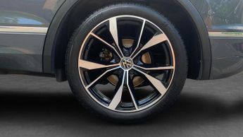 Volkswagen Tiguan 1.5 TSI R-Line SUV 5dr Petrol DSG Euro 6 (s/s) (150 ps)