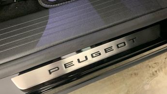 Peugeot 3008 73kWh GT SUV 5dr Electric Auto (210 ps)