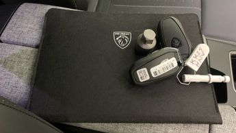 Peugeot 3008 73kWh GT SUV 5dr Electric Auto (210 ps)
