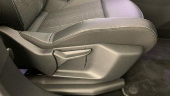 Peugeot 3008 73kWh GT SUV 5dr Electric Auto (210 ps)