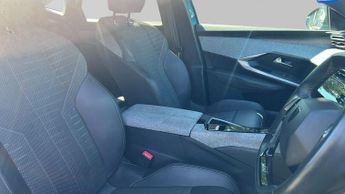 Peugeot 3008 73kWh GT SUV 5dr Electric Auto (210 ps)