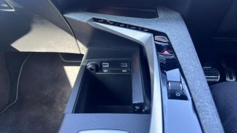 Peugeot 3008 73kWh GT SUV 5dr Electric Auto (210 ps)