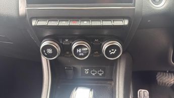 Renault Captur 1.6 E-TECH 9.8kWh techno SUV 5dr Petrol Plug-in Hybrid Auto Euro