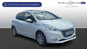 Peugeot 208 1.2 VTi Style Hatchback 5dr Petrol Manual Euro 5 (82 ps)