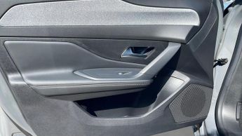 Peugeot 308 54kWh Allure Hatchback 5dr Electric Auto (156 ps)