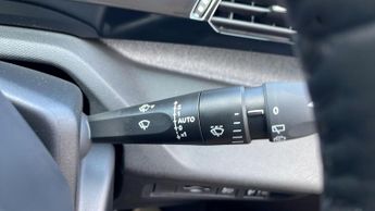 Peugeot 308 54kWh Allure Hatchback 5dr Electric Auto (156 ps)