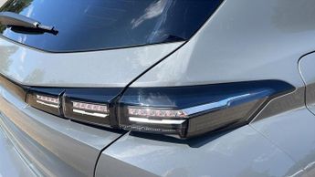 Peugeot 308 54kWh Allure Hatchback 5dr Electric Auto (156 ps)