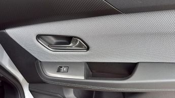 Vauxhall Grandland Electric 73kWh GS SUV 5dr Electric Auto (213 ps)