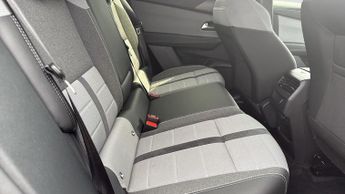 Vauxhall Grandland Electric 73kWh GS SUV 5dr Electric Auto (213 ps)