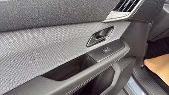 Vauxhall Grandland Electric 73kWh GS SUV 5dr Electric Auto (213 ps)