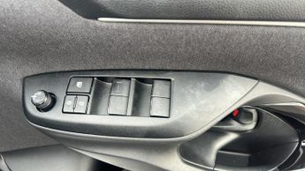 Toyota Yaris 1.5 VVT-h Design Hatchback 5dr Petrol Hybrid E-CVT Euro 6 (s/s) 