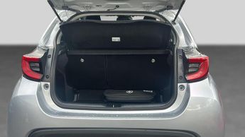Toyota Yaris 1.5 VVT-h Design Hatchback 5dr Petrol Hybrid E-CVT Euro 6 (s/s) 