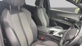 Peugeot 3008 SUV 1.6 13.2kWh Allure Premium + e-EAT Euro 6 (s/s) 5dr